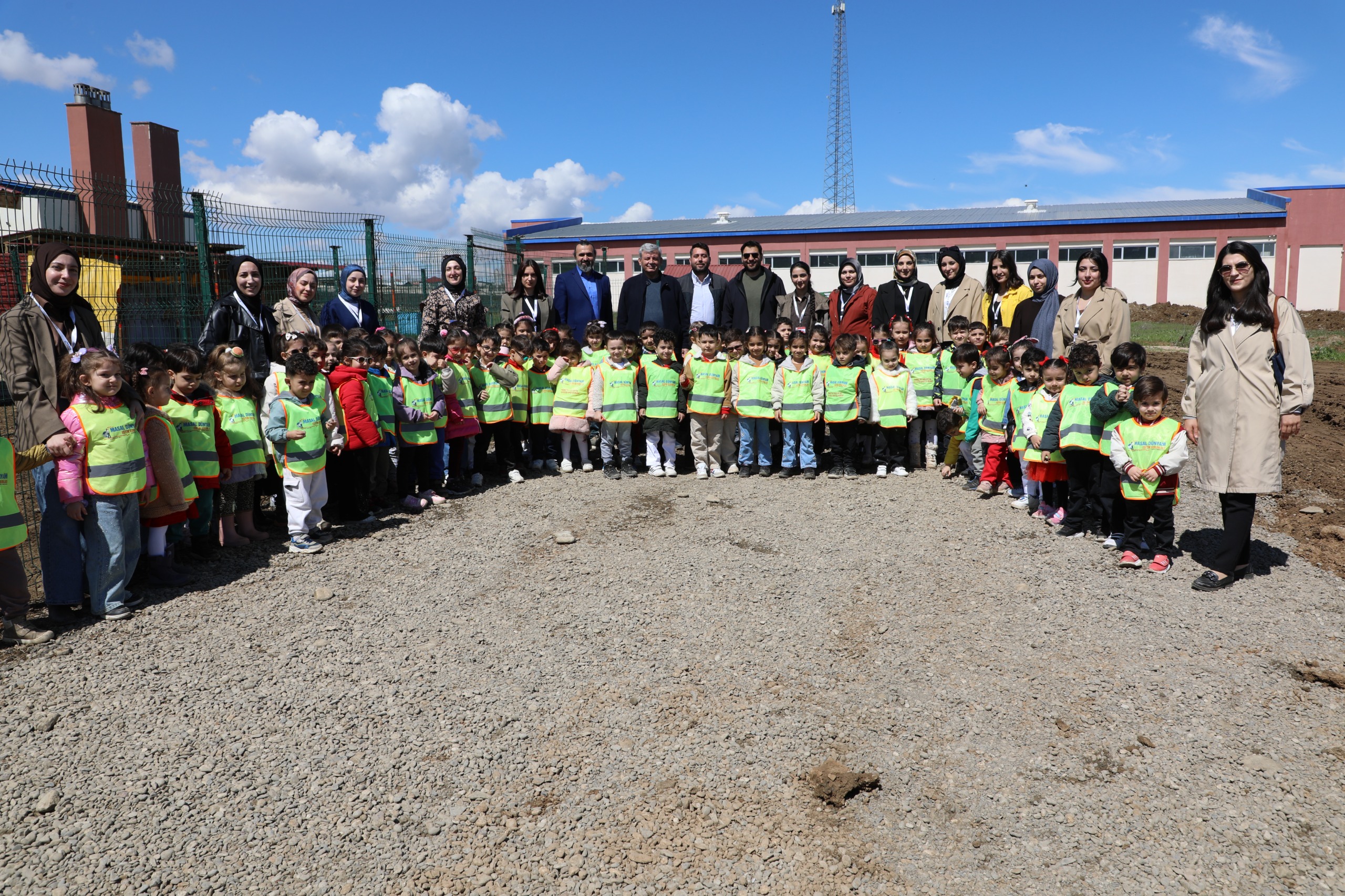 Muş Özel Masal Dünyam'ın minikleri , Muş Alparslan Üniversitesi Uygulama Çiftliğinde